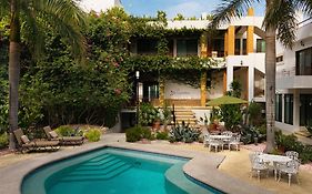 Villa Bugambilias